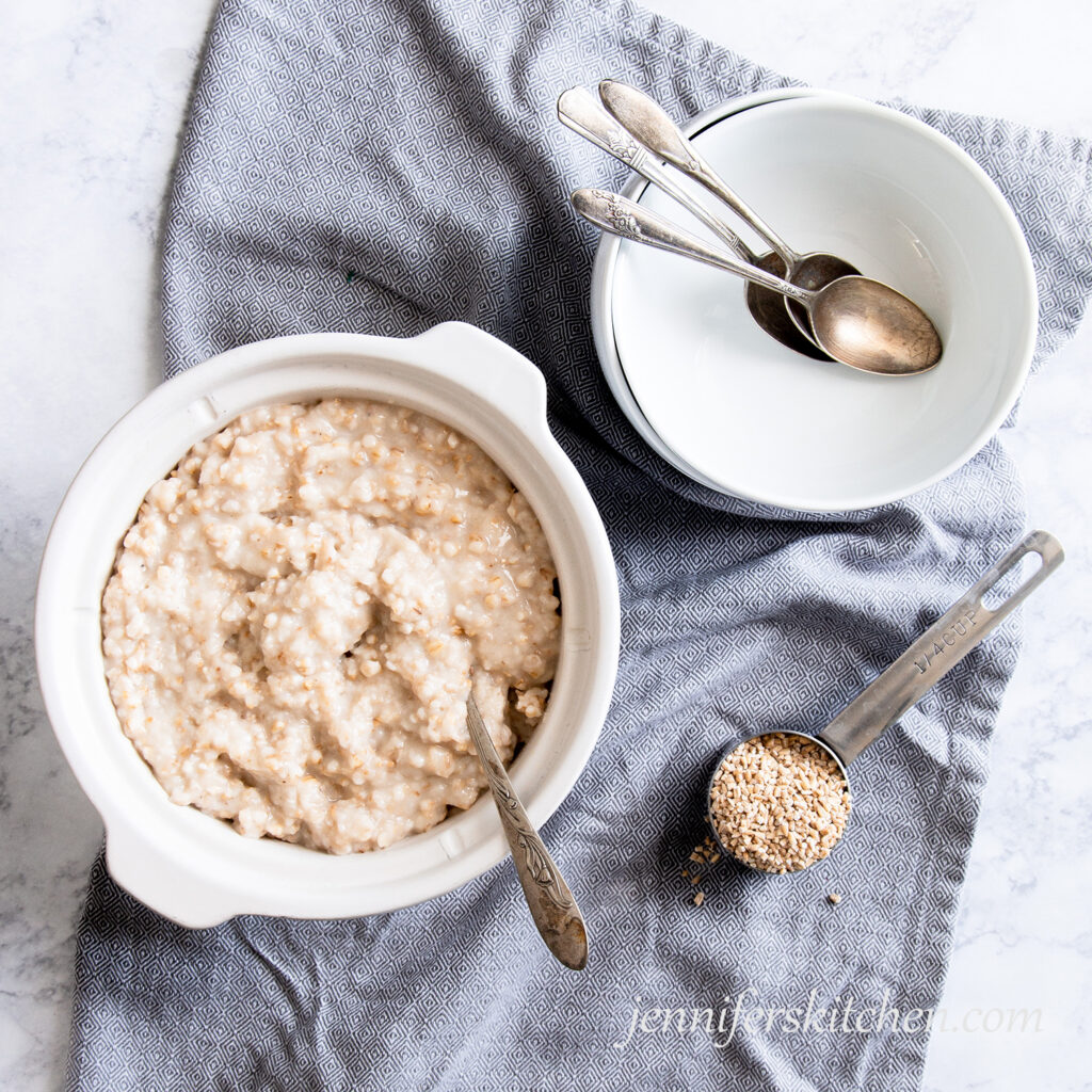 Cooked oats in a crockpot/slow cooker