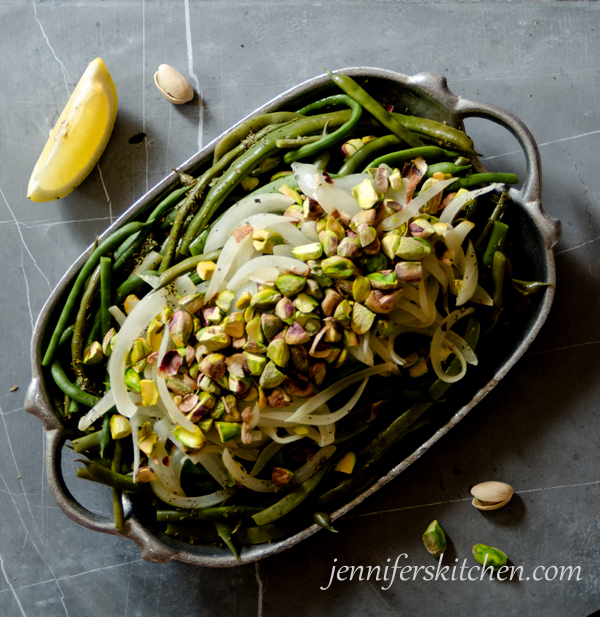 Green Beans with Garlic and Pistachios