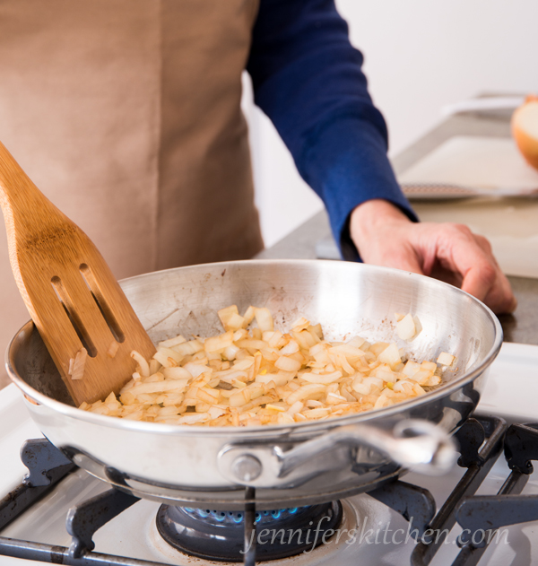 How To Saute Onions Without Oil Jenniferskitchen