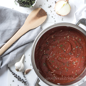 Easy, 1-Pot, 7-Ingredient Marinara Sauce