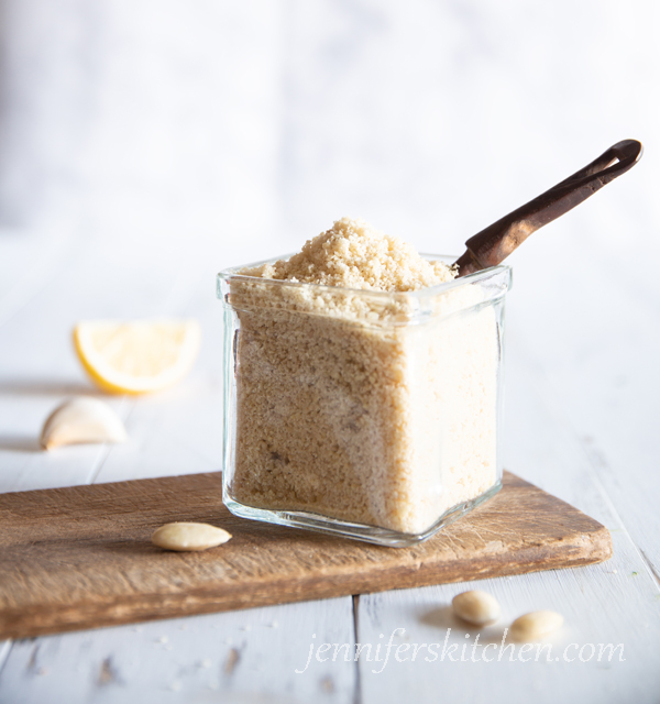 nutritional-yeast-free Vegan Parmesan Cheese